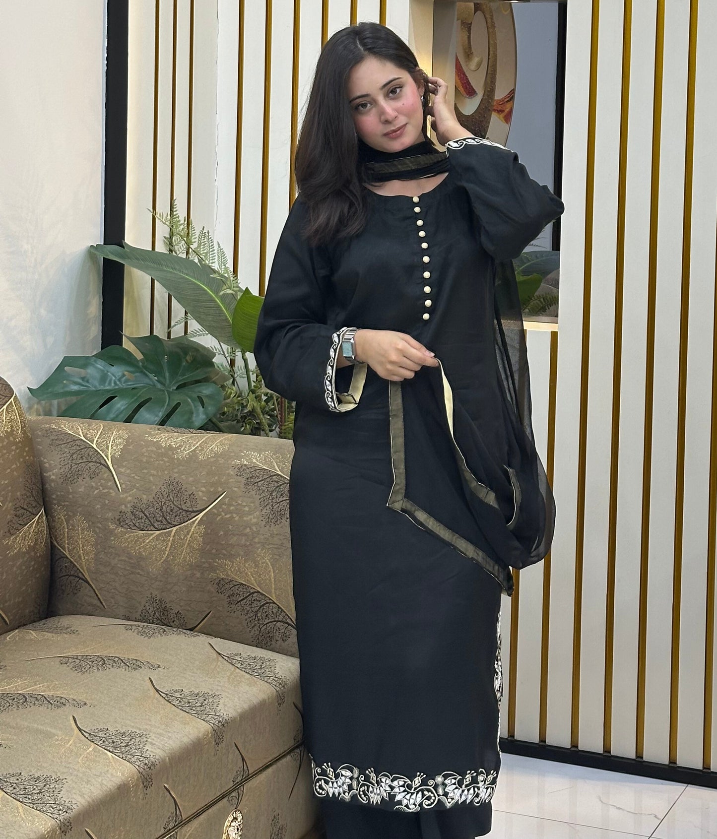 Shop elegant black pure Pakistani Rawsilk 3 pcs suit
