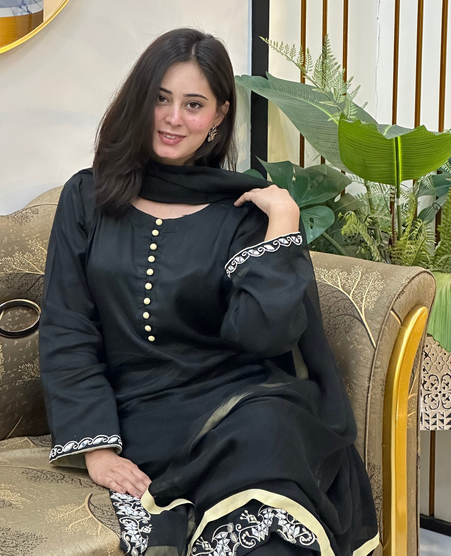 Shop elegant black pure Pakistani Rawsilk 3 pcs suit