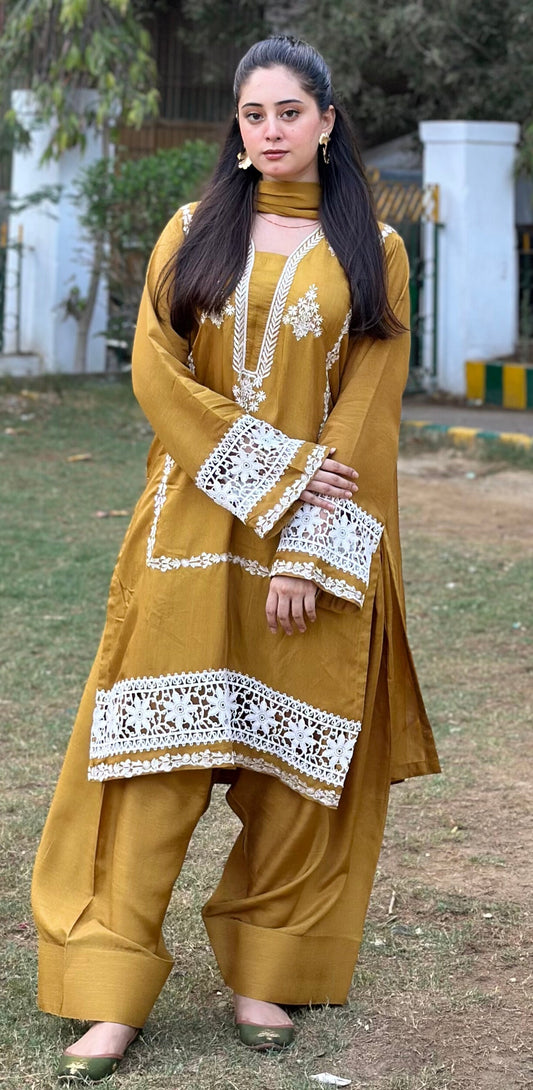 3-Piece Ready-to-Wear Farshi Luxury Ensemble