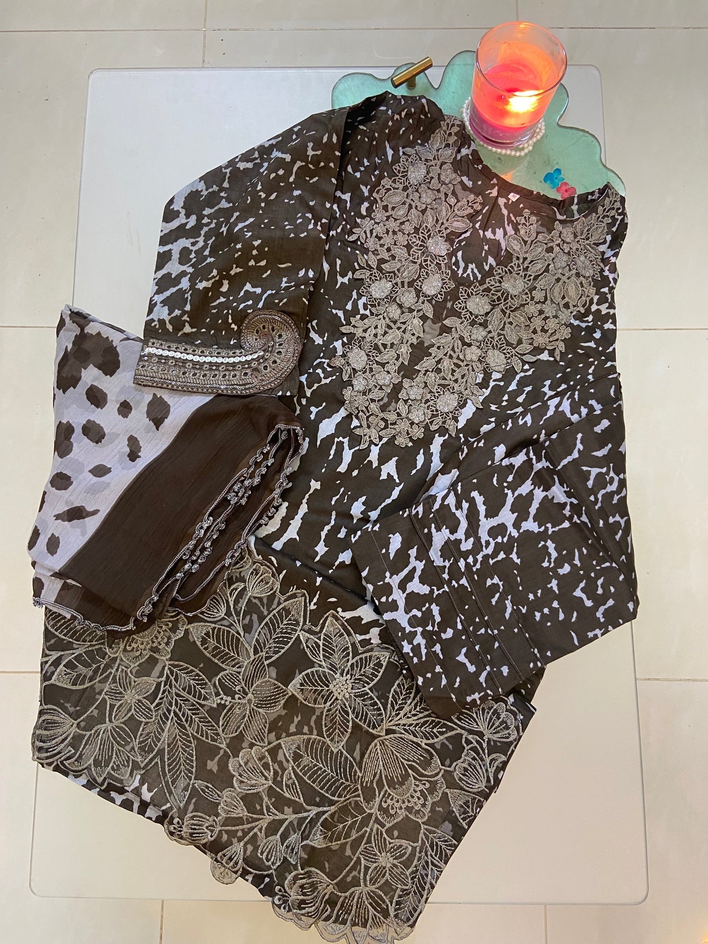 Elegant 3-Piece Ready-to-Wear Lawn Suit