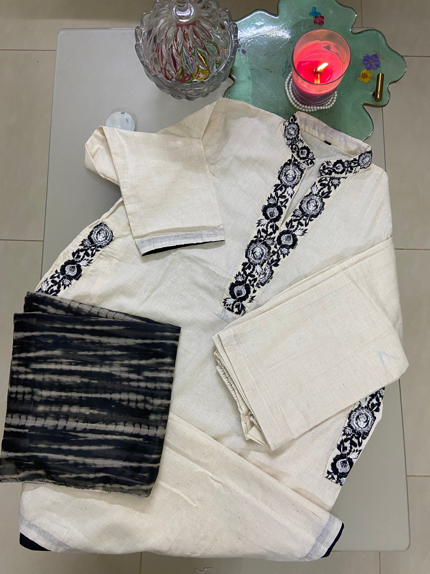 Mah Pari 100% Cotton Lawn Beautifull Dress 2024