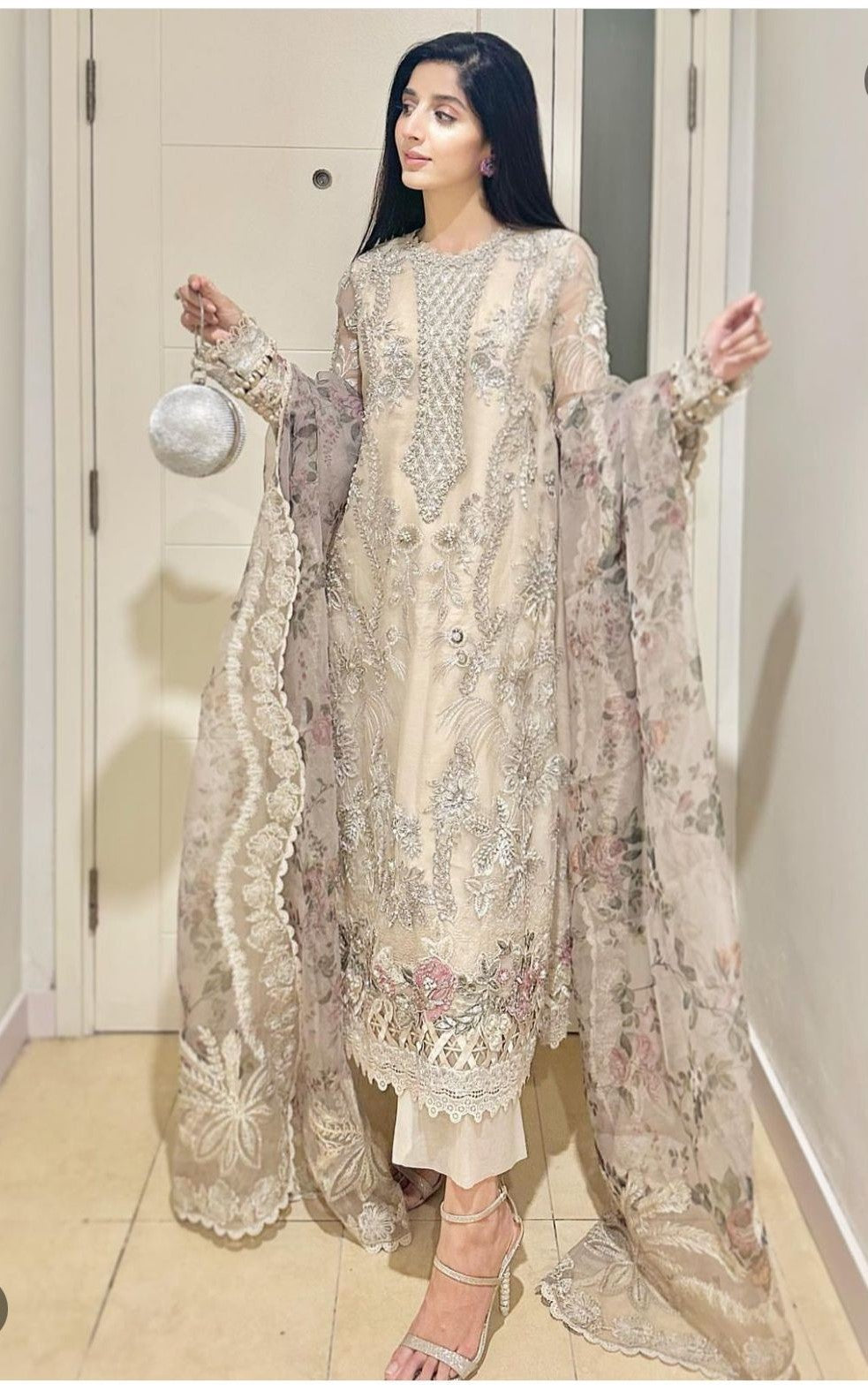 Pakistani fancy dresses
Pakistani bridal party wear
Pakistani walima dresses
Pakistani festive wear for weddings