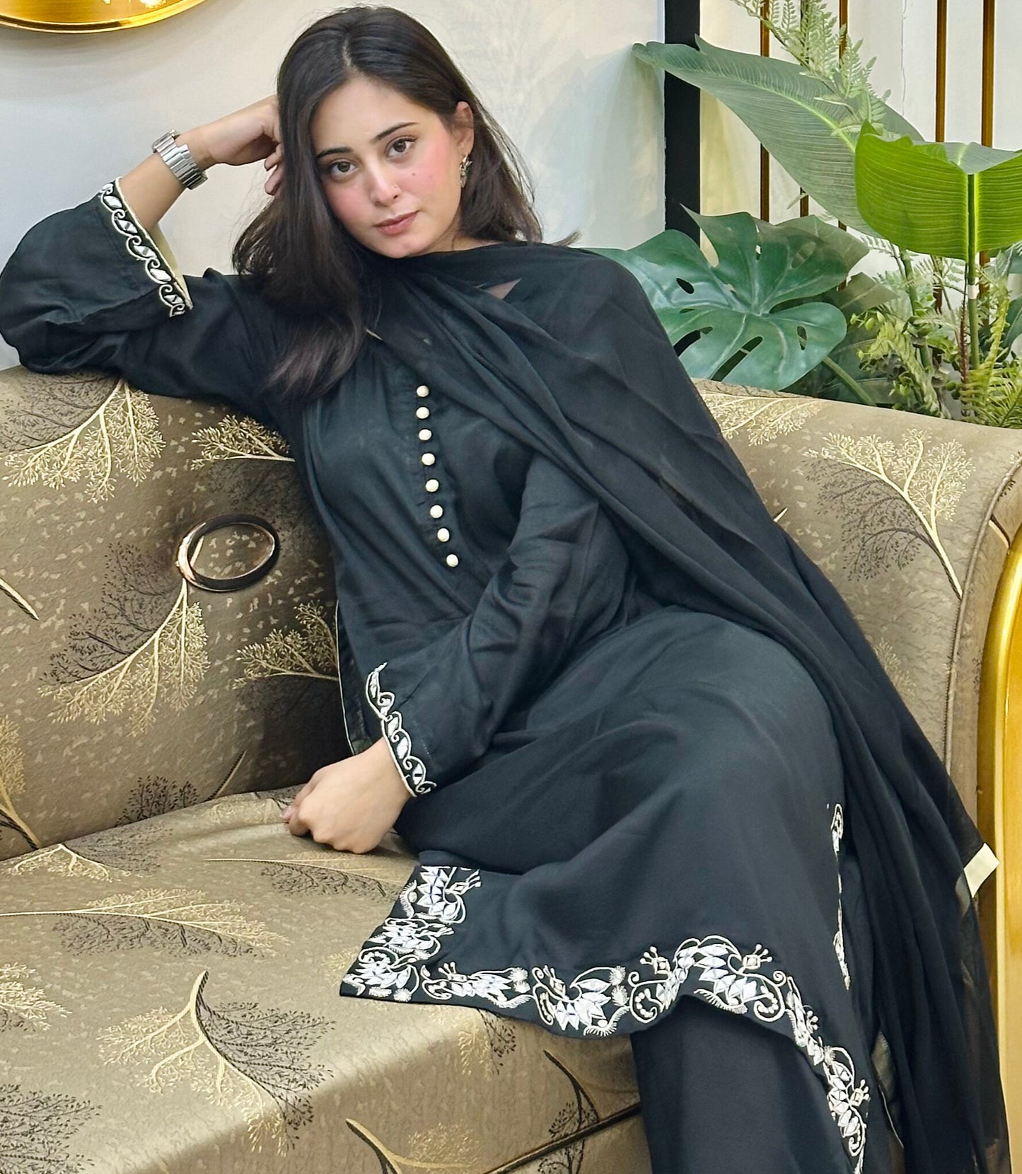 Shop elegant black pure Pakistani Rawsilk 3 pcs suit