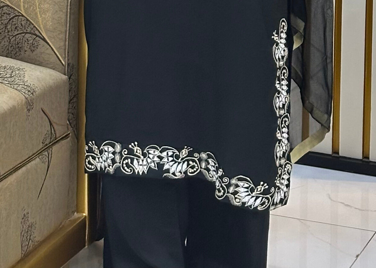 Shop elegant black pure Pakistani Rawsilk 3 pcs suit