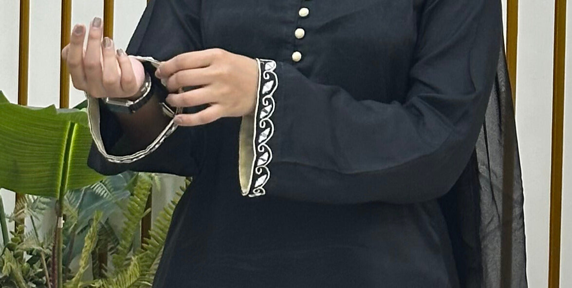 Shop elegant black pure Pakistani Rawsilk 3 pcs suit